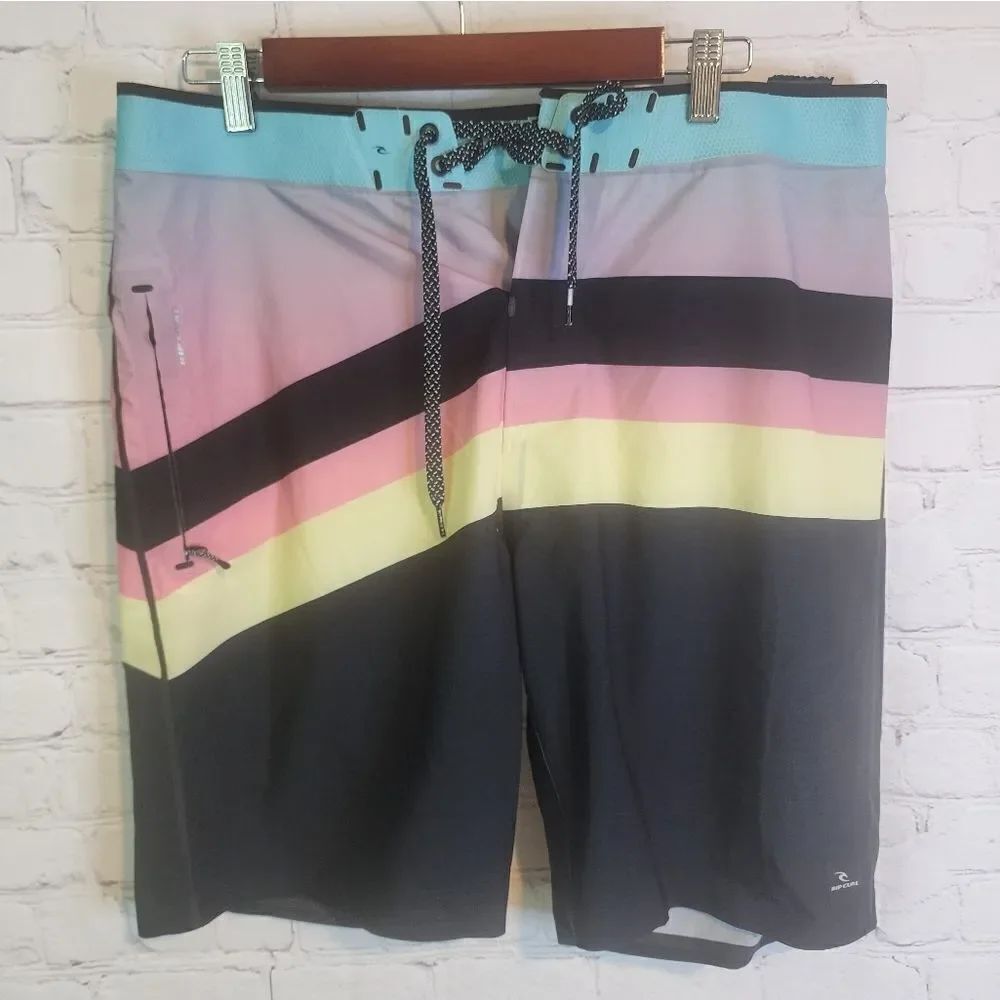 Men's Rip Curl "Surf Grip" board shorts, size Large